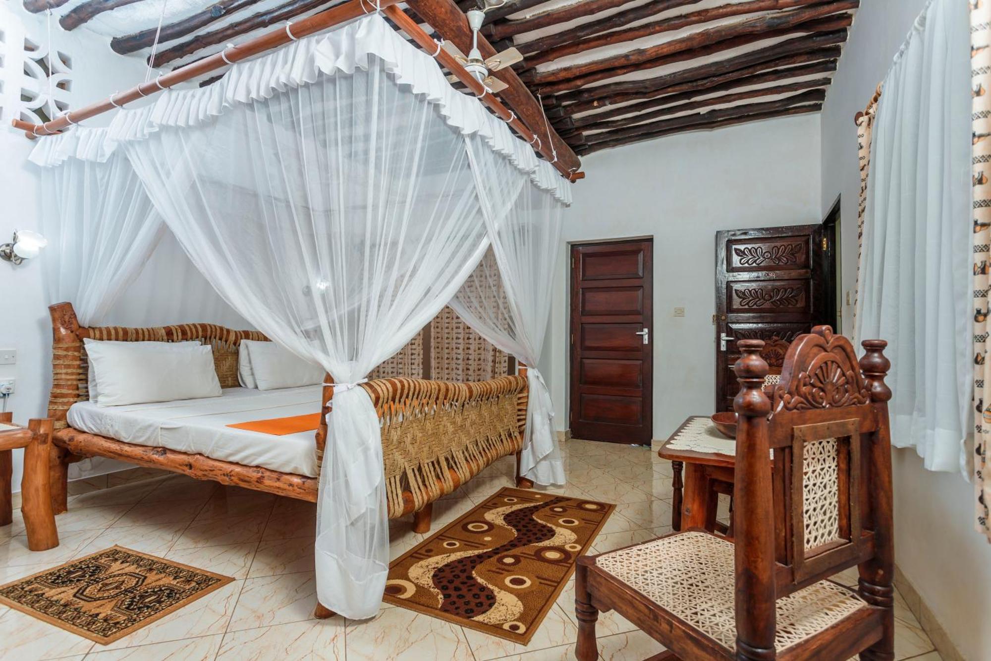 Diani Beach-Villa Kirsch Galu Exterior photo